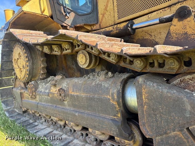 image for item EN4609 1997 Caterpillar D6M dozer