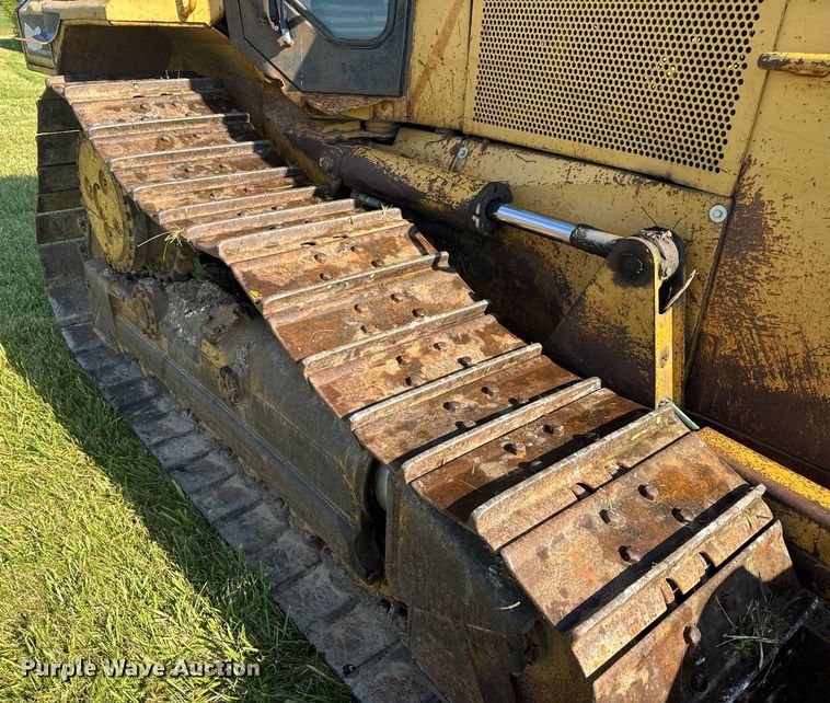image for item EN4609 1997 Caterpillar D6M dozer