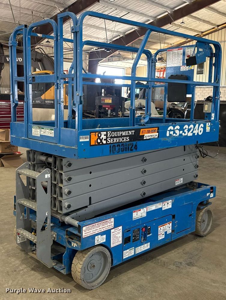 image for item EN4616 2020 Genie GS-3246 scissor lift