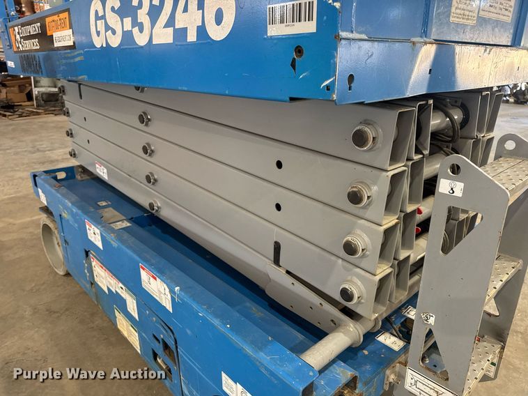 image for item EN4616 2020 Genie GS-3246 scissor lift