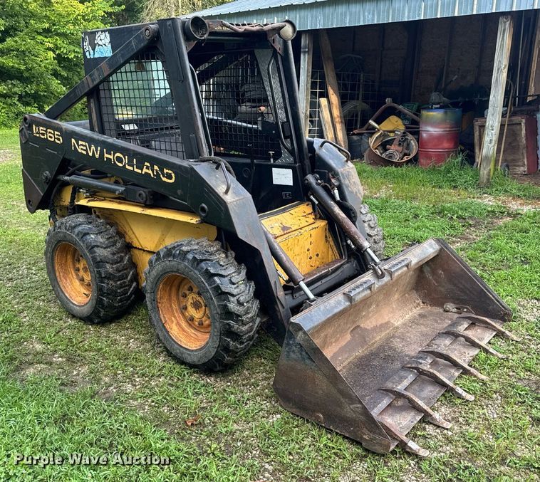 image for item EN4617 1995 New Holland LX565 skid steer loader