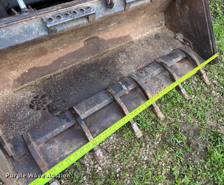 image for item EN4617 1995 New Holland LX565 skid steer loader