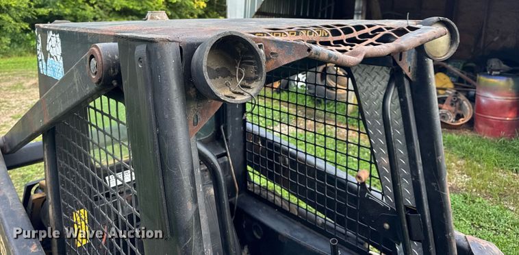 image for item EN4617 1995 New Holland LX565 skid steer loader