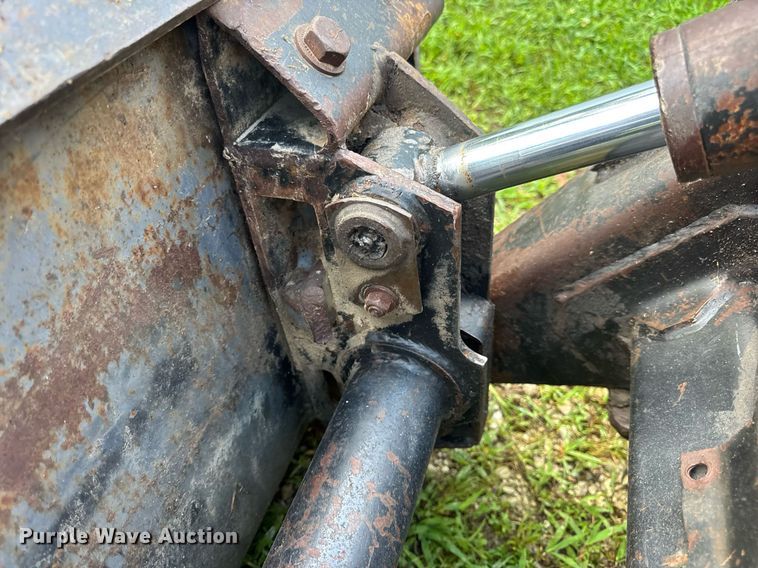 image for item EN4617 1995 New Holland LX565 skid steer loader