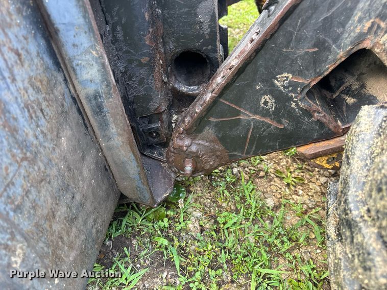 image for item EN4617 1995 New Holland LX565 skid steer loader