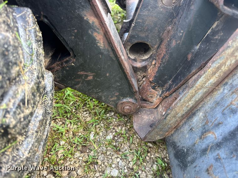 image for item EN4617 1995 New Holland LX565 skid steer loader