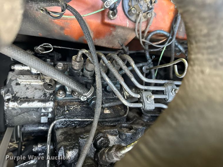 image for item EN4617 1995 New Holland LX565 skid steer loader