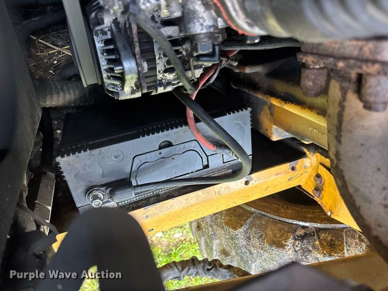 image for item EN4617 1995 New Holland LX565 skid steer loader