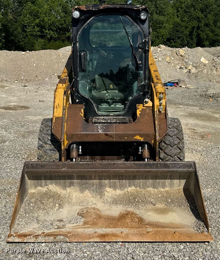 image for item EN4621 2016 Caterpillar 242D skid steer loader