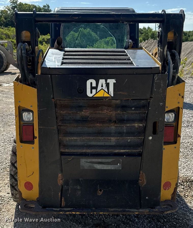 image for item EN4621 2016 Caterpillar 242D skid steer loader