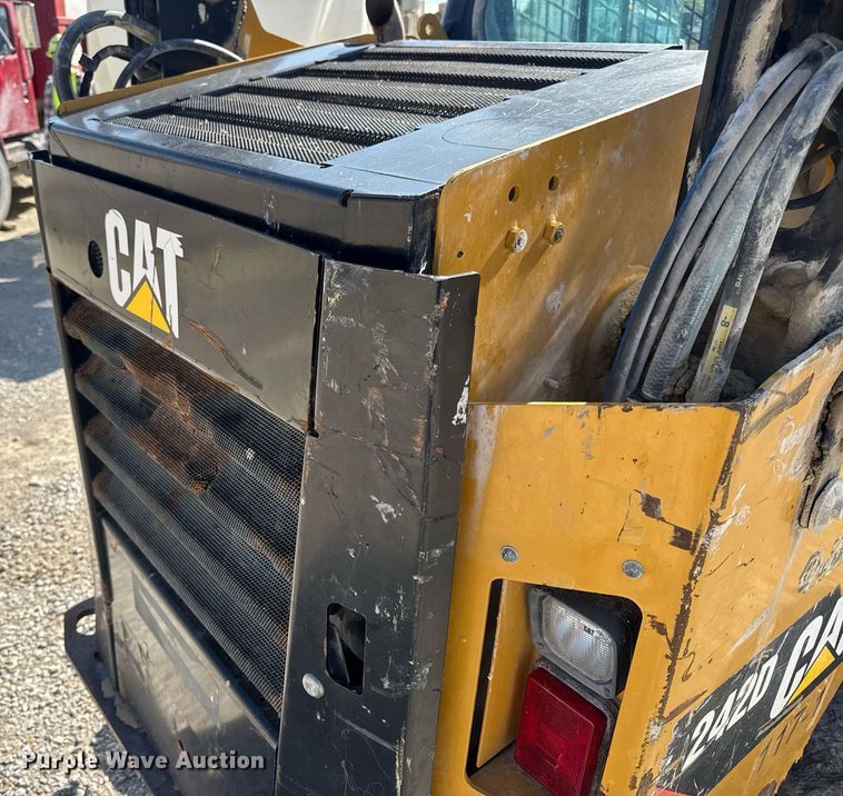 image for item EN4621 2016 Caterpillar 242D skid steer loader
