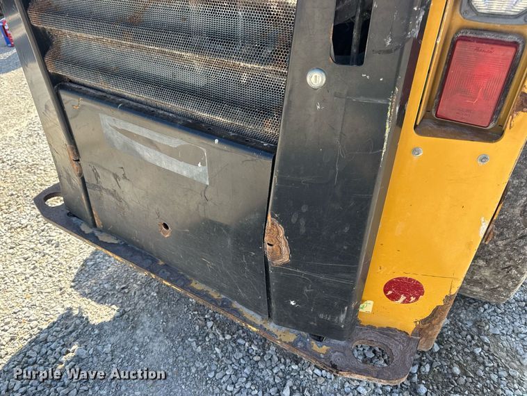 image for item EN4621 2016 Caterpillar 242D skid steer loader