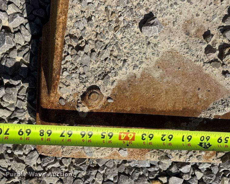 image for item EN4621 2016 Caterpillar 242D skid steer loader