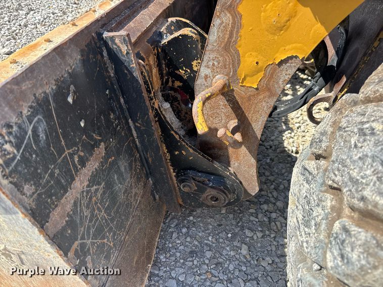 image for item EN4621 2016 Caterpillar 242D skid steer loader