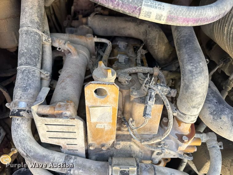 image for item EN4621 2016 Caterpillar 242D skid steer loader