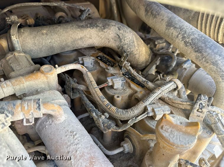 image for item EN4621 2016 Caterpillar 242D skid steer loader