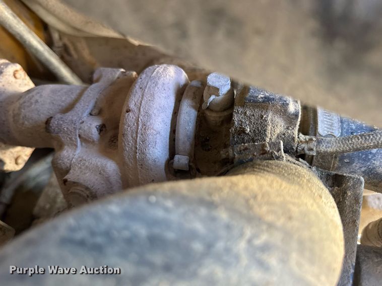 image for item EN4621 2016 Caterpillar 242D skid steer loader