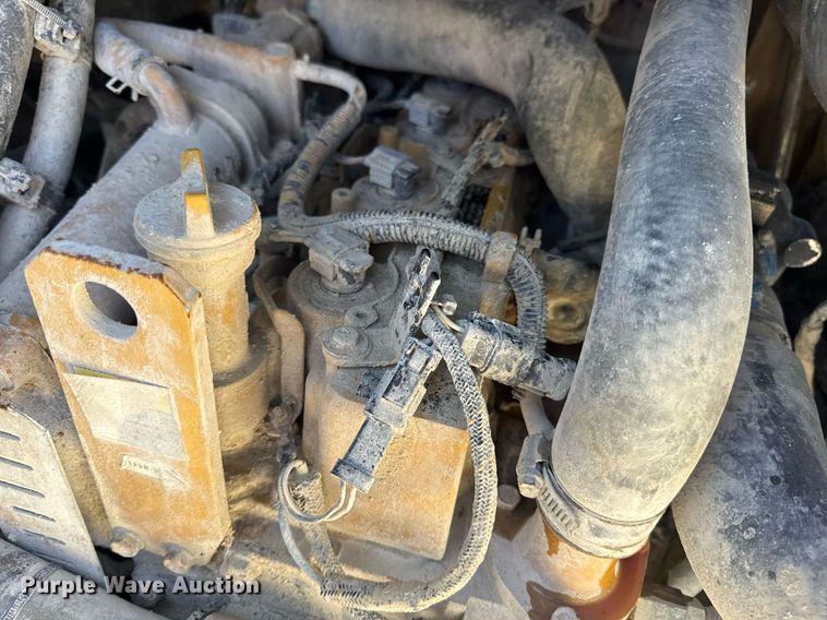 image for item EN4621 2016 Caterpillar 242D skid steer loader