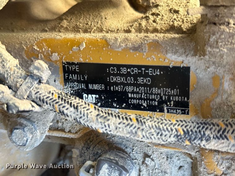 image for item EN4621 2016 Caterpillar 242D skid steer loader