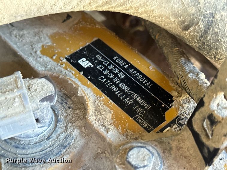 image for item EN4621 2016 Caterpillar 242D skid steer loader