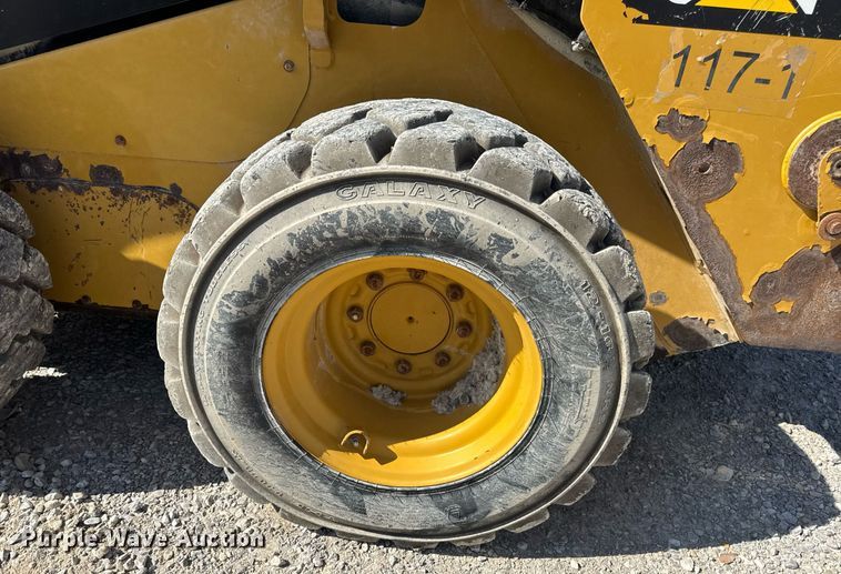 image for item EN4621 2016 Caterpillar 242D skid steer loader