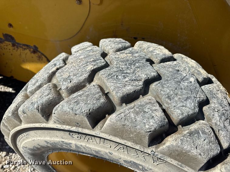 image for item EN4621 2016 Caterpillar 242D skid steer loader