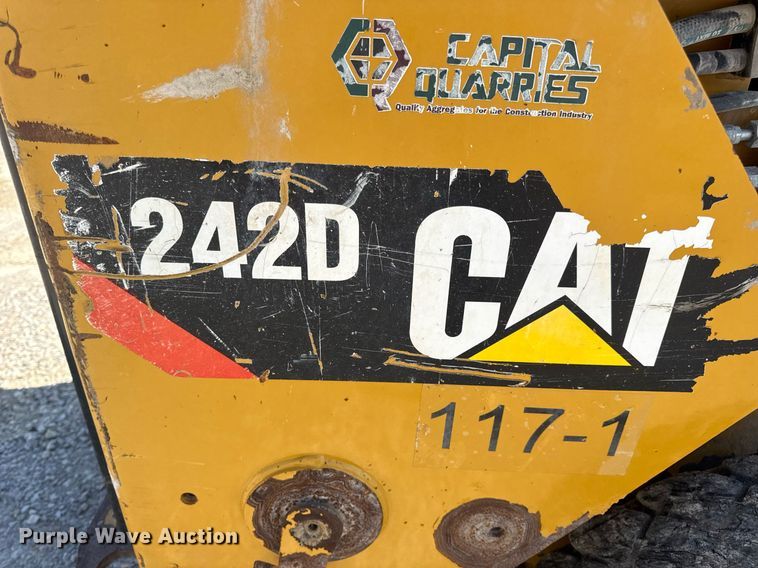 image for item EN4621 2016 Caterpillar 242D skid steer loader