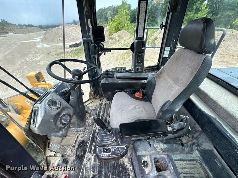 image for item EN4622 2014 John Deere 844K-II wheel loader