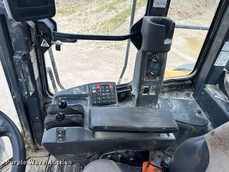 image for item EN4622 2014 John Deere 844K-II wheel loader