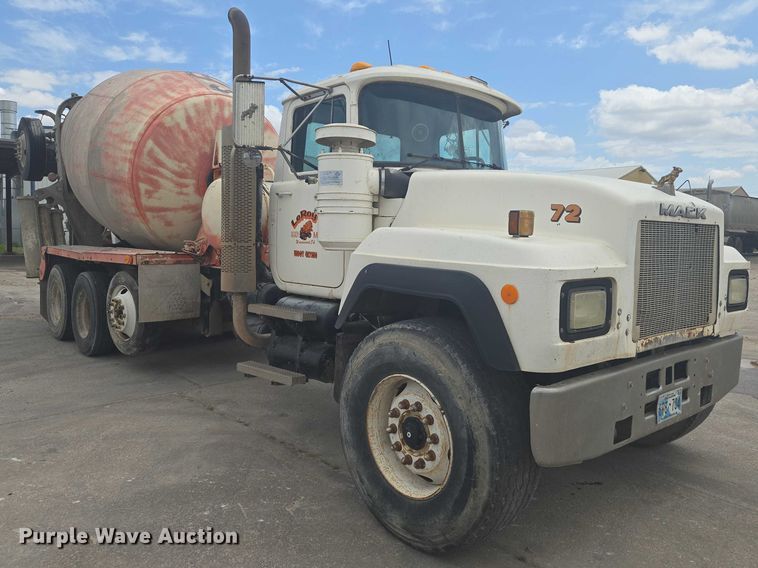 image for item EN8198 1998 Mack RD690S ready mix truck