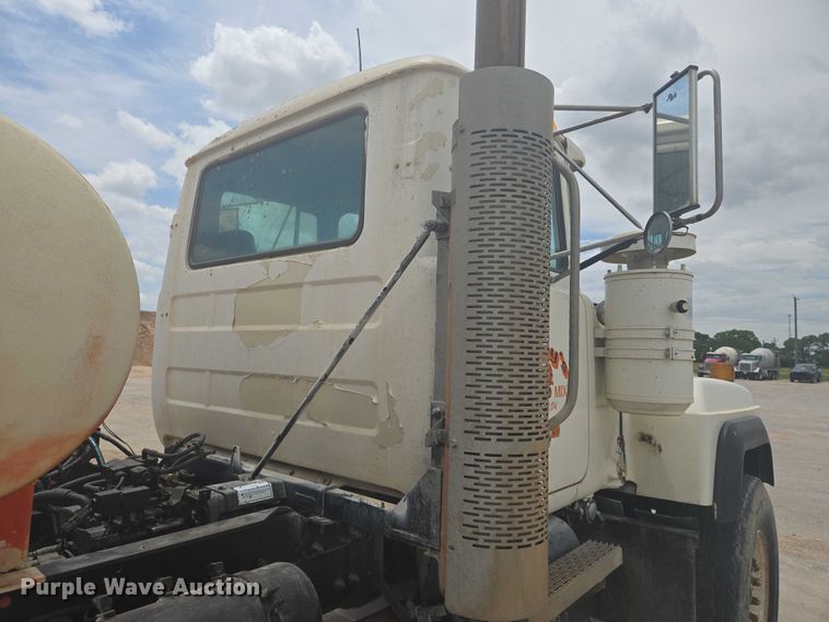 image for item EN8198 1998 Mack RD690S ready mix truck