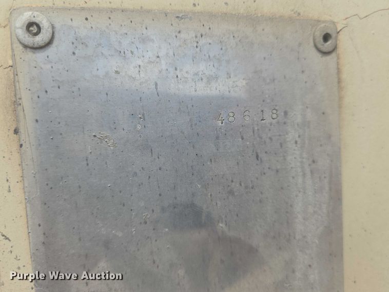 image for item EN8198 1998 Mack RD690S ready mix truck