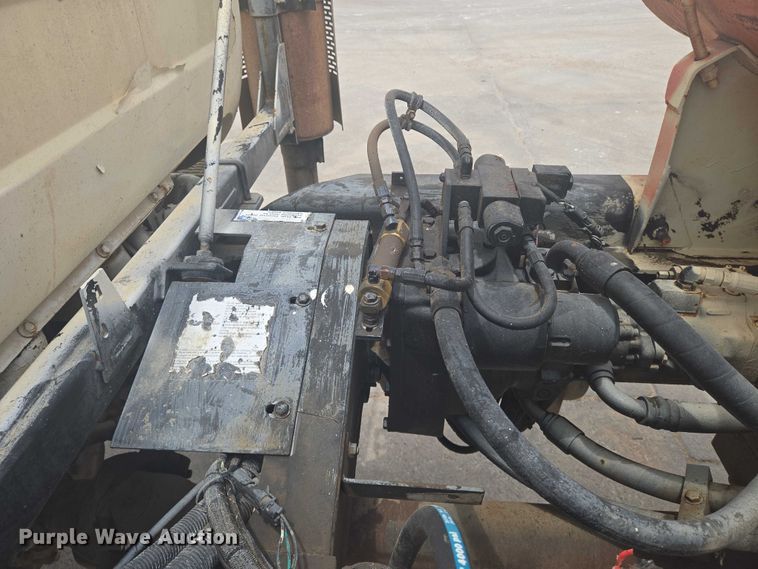 image for item EN8198 1998 Mack RD690S ready mix truck