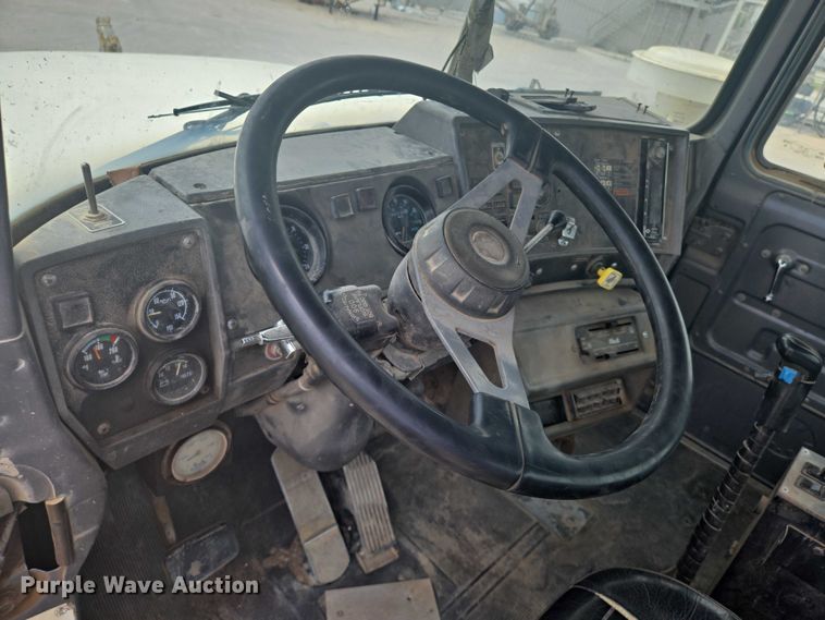 image for item EN8198 1998 Mack RD690S ready mix truck