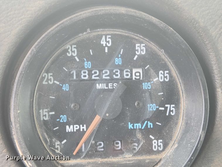 image for item EN8198 1998 Mack RD690S ready mix truck