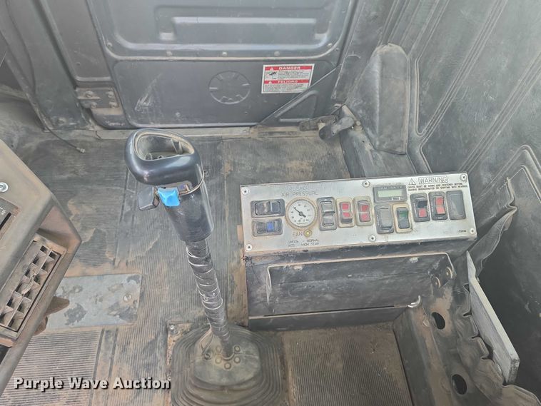 image for item EN8198 1998 Mack RD690S ready mix truck