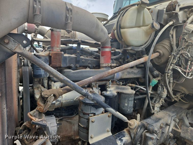 image for item EN8198 1998 Mack RD690S ready mix truck