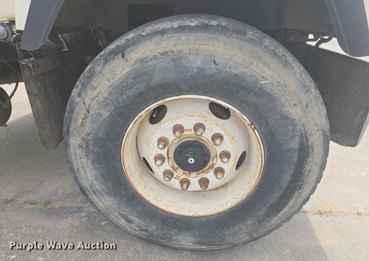 image for item EN8198 1998 Mack RD690S ready mix truck