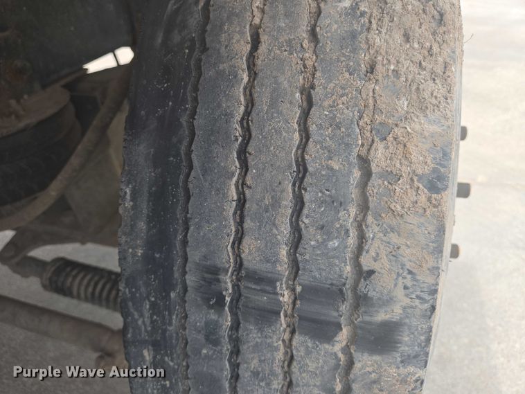 image for item EN8198 1998 Mack RD690S ready mix truck