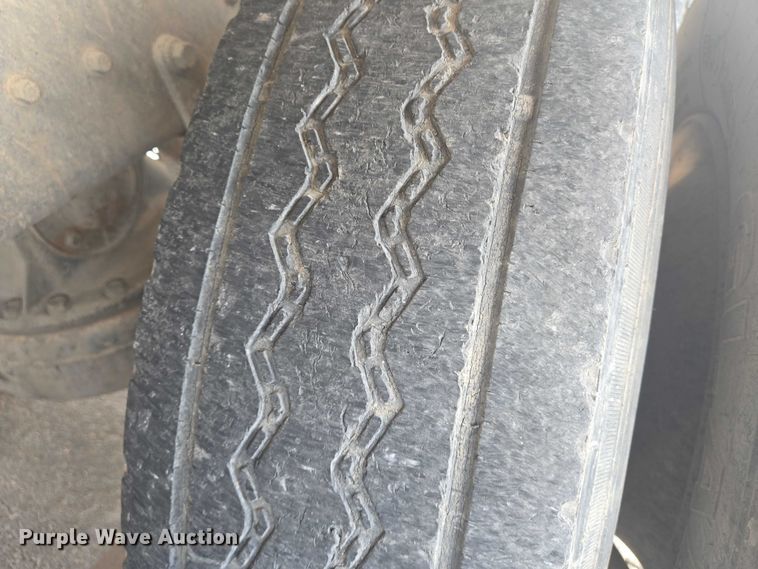 image for item EN8198 1998 Mack RD690S ready mix truck