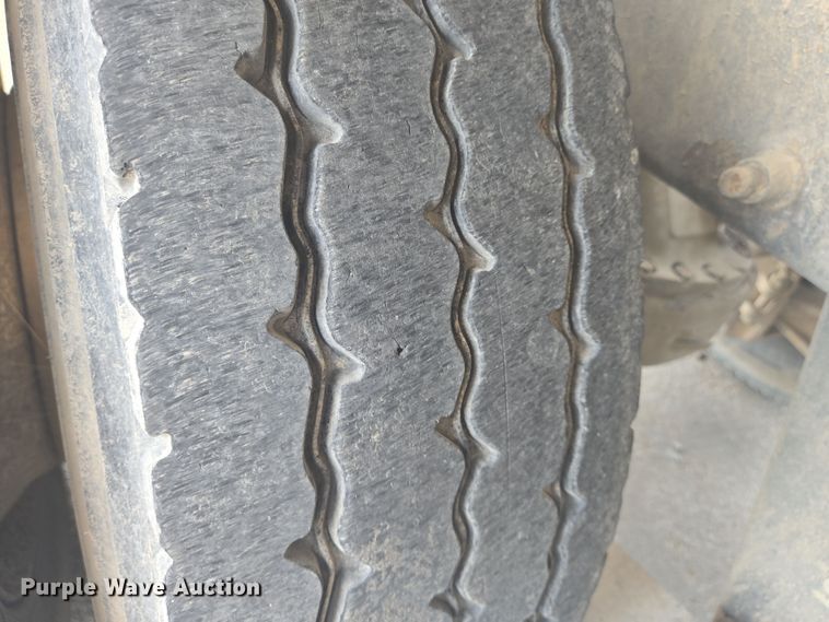 image for item EN8198 1998 Mack RD690S ready mix truck