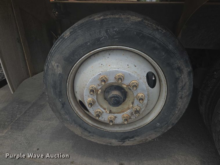 image for item EN8198 1998 Mack RD690S ready mix truck