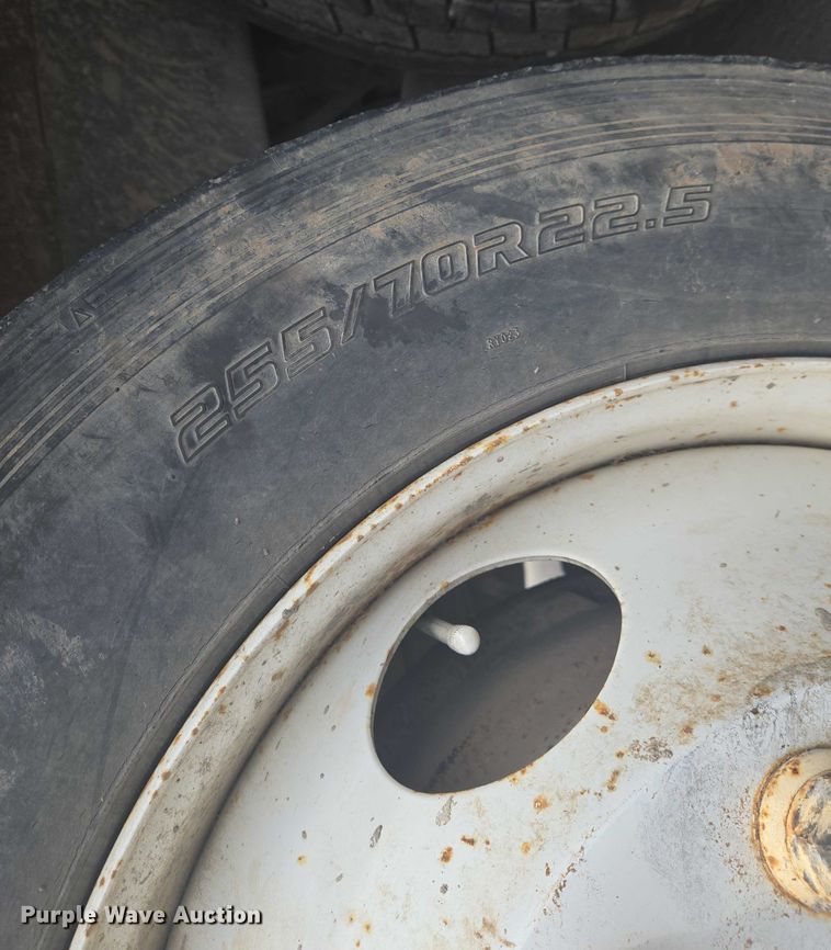 image for item EN8198 1998 Mack RD690S ready mix truck