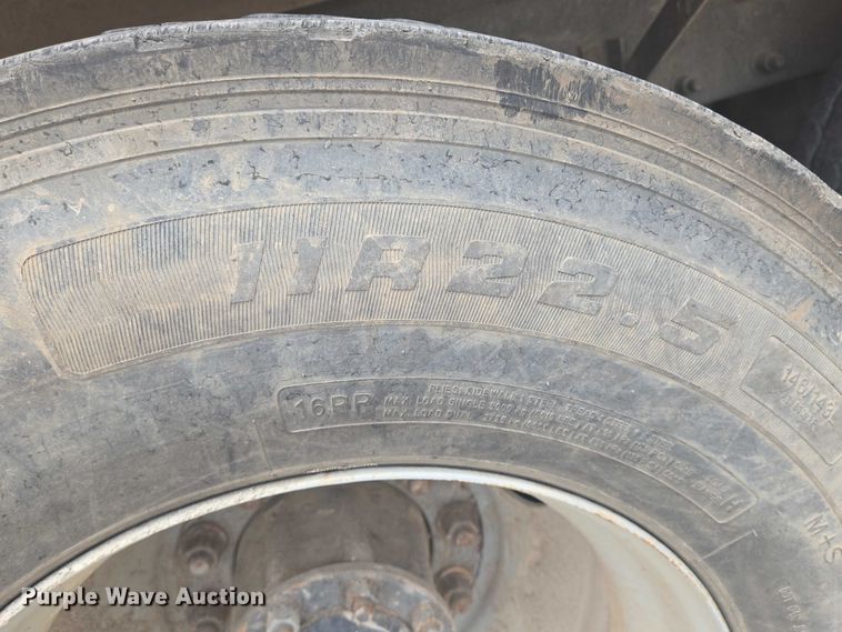 image for item EN8198 1998 Mack RD690S ready mix truck