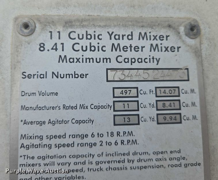 image for item EN8199 2005 Mack CV513 ready mix truck