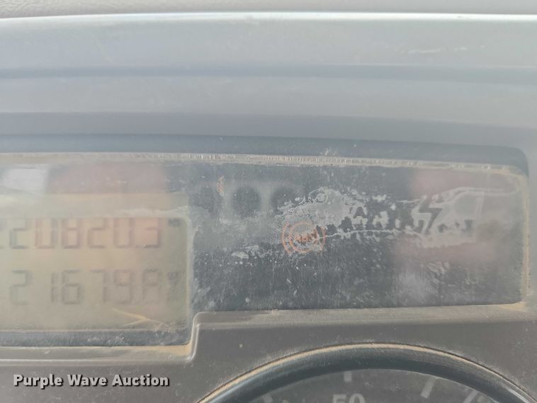 image for item EN8199 2005 Mack CV513 ready mix truck