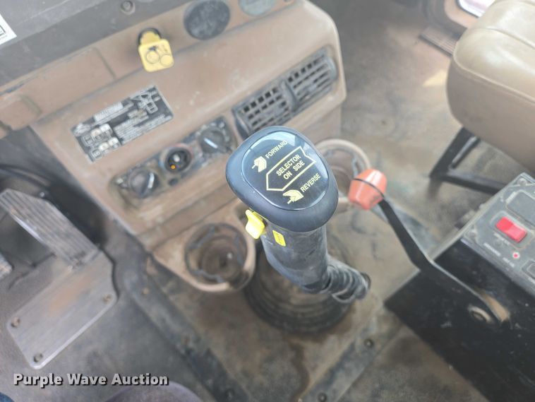 image for item EN8199 2005 Mack CV513 ready mix truck