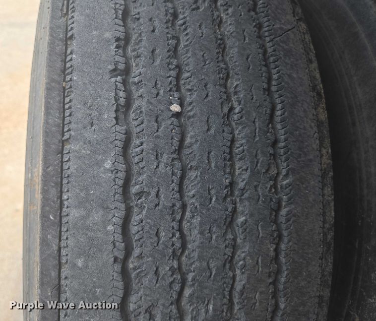 image for item EN8199 2005 Mack CV513 ready mix truck