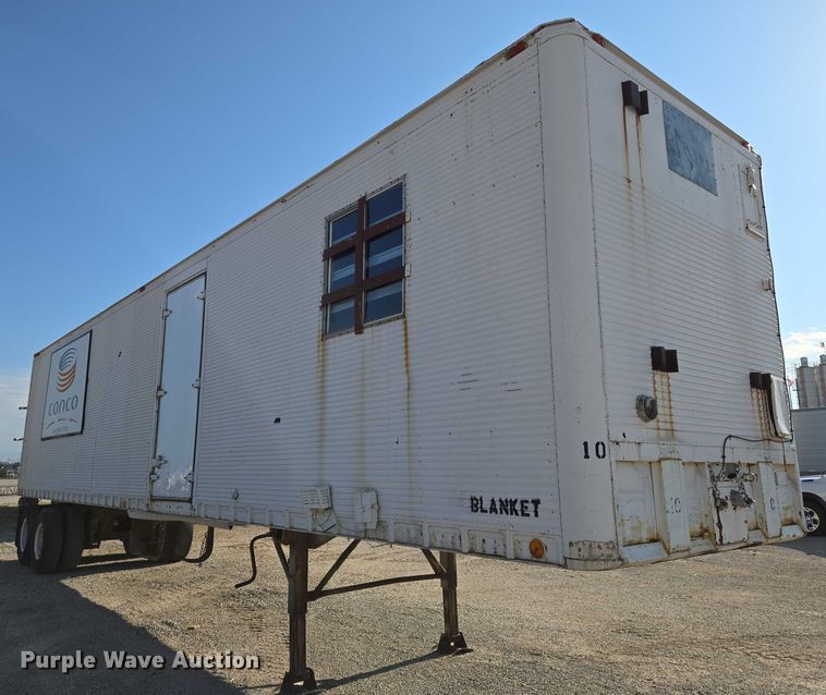 image for item EN8227 1972 Fruehauf dry van trailer