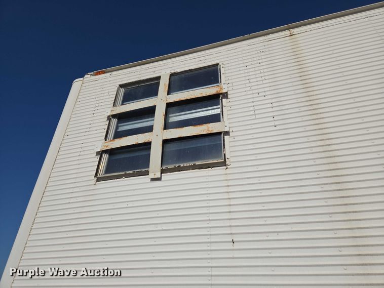 image for item EN8227 1972 Fruehauf dry van trailer